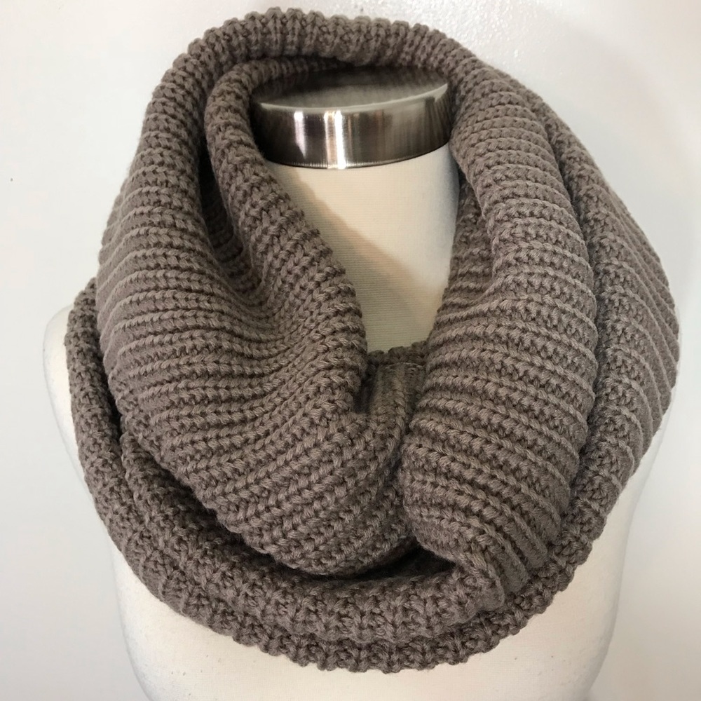 Stitch Fix l Octavia Alexa Rib Knit Infinity Scarf